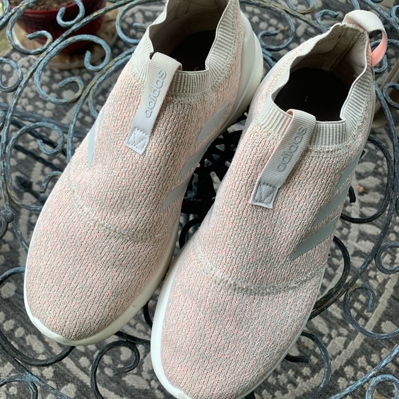 🎉$10 Adidas’s Slip On - Picture 4 of 10